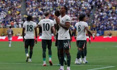 米兰体育入口-包含切尔西新援表现抢眼，助球队稳居前列的词条