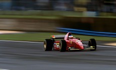 米兰体育-步行者铁壁全面压制鹈鹕，东契奇连珠炮式得分拉开胜负差距