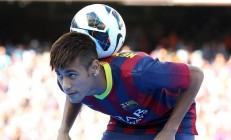 米兰体育官网-卢卡库爆发重燃蓝黑希望，拜仁轻取马竞展现欧冠统治力