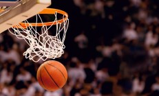 米兰体育官网-中场大师的英超之夜，莫德里奇以个人能力改写争冠格局