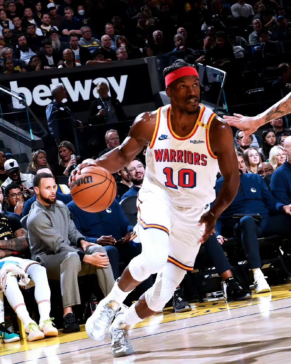 勇士逆袭热火，主场力挫雄鹿