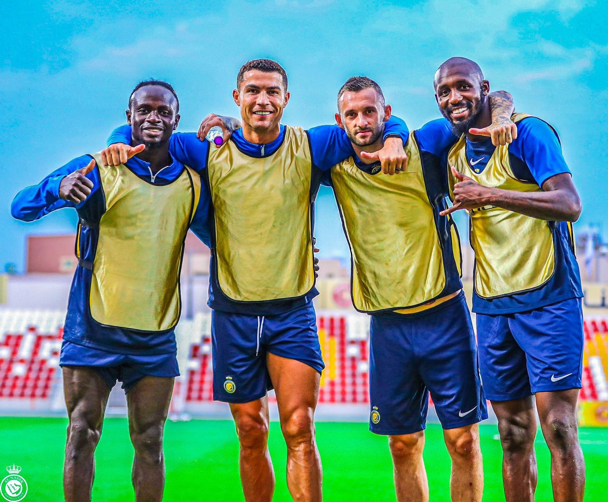 匈牙利球队在竞技场上获得重要胜利的简单介绍