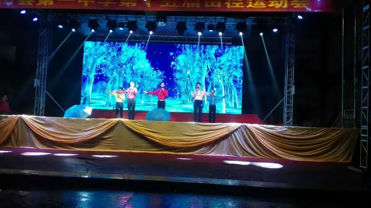 力争上游：日本选手风头一时，抢先登顶领奖台的简单介绍