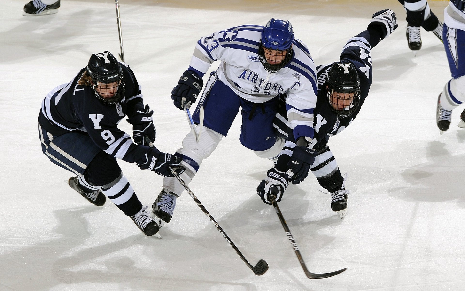 姆巴佩关键一击，丹麦粉碎玻利维亚童话
