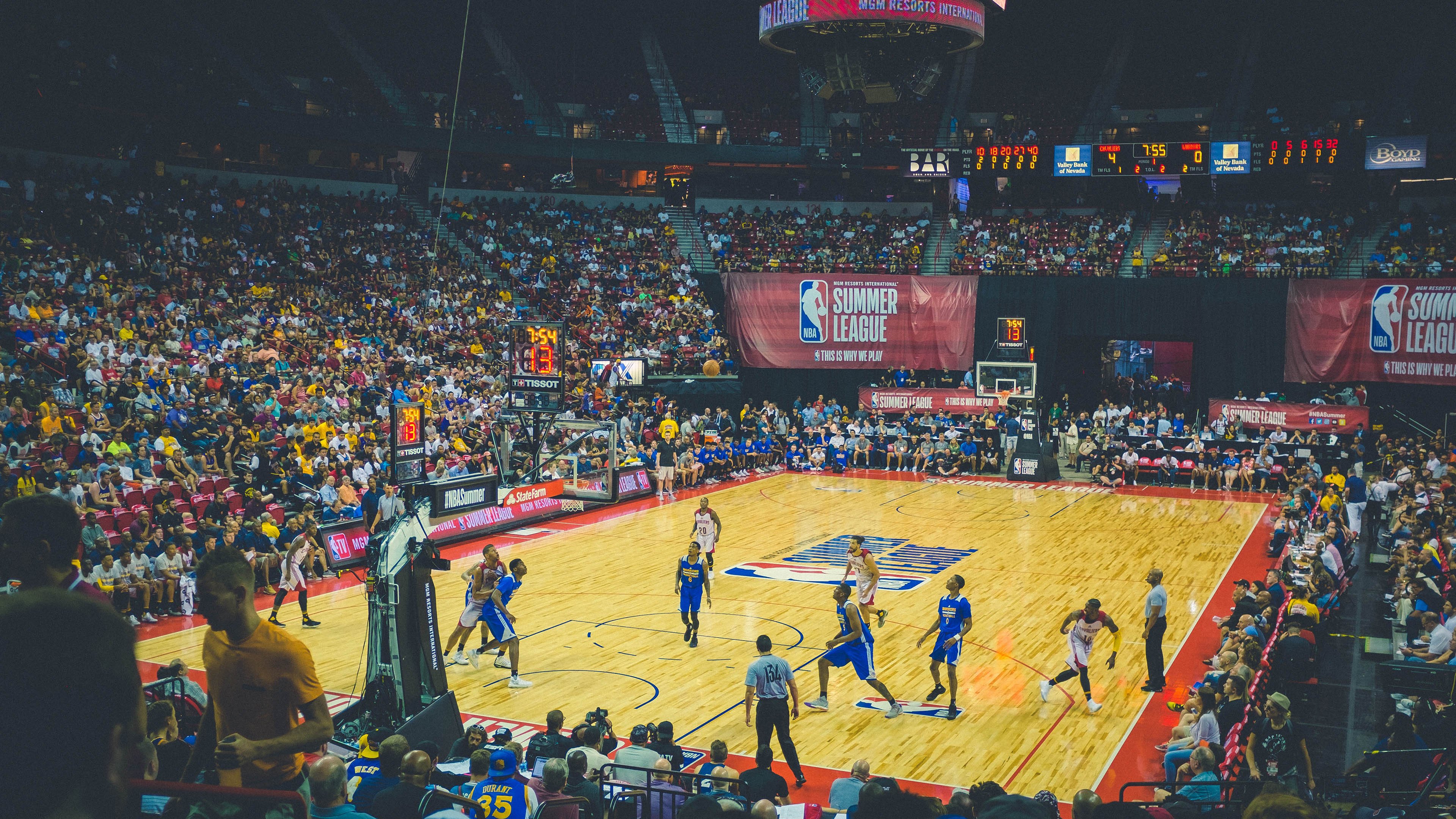 公牛踏平奇才,范弗利特成为关键先生